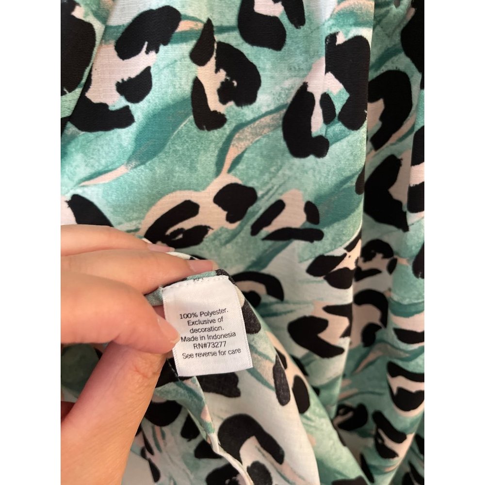 Nine West Leopard Print Mock Neck Blouse Green Elastic Frills Shirred Top Size L - Picture 8 of 10